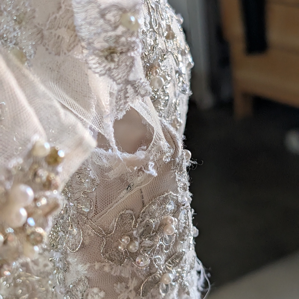 Elegant Long-Sleeve Beaded Wedding Dress - White - Picture 7 of 7